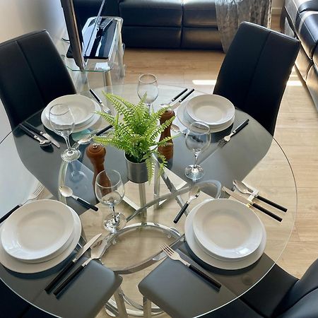 Hk Life Serviced Apartment , City Centre Суиндон Экстерьер фото